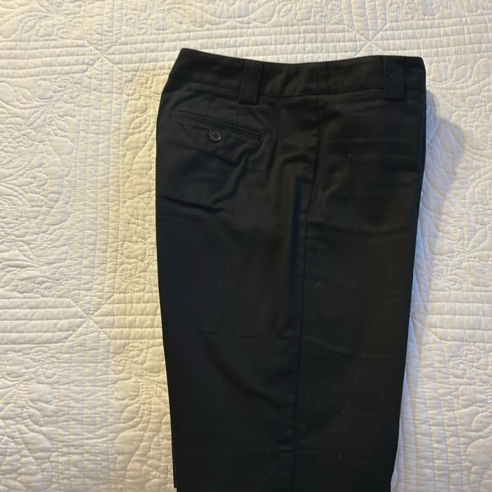 Black Ann Taylor Loft size 8 Bermuda shorts
